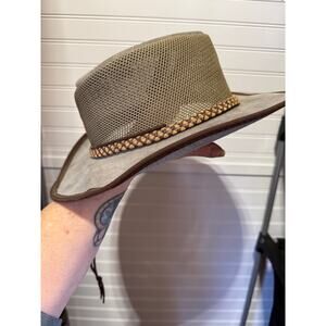 Head ‘N Home Hat in the Twister Style from the Vegas Collection Size L